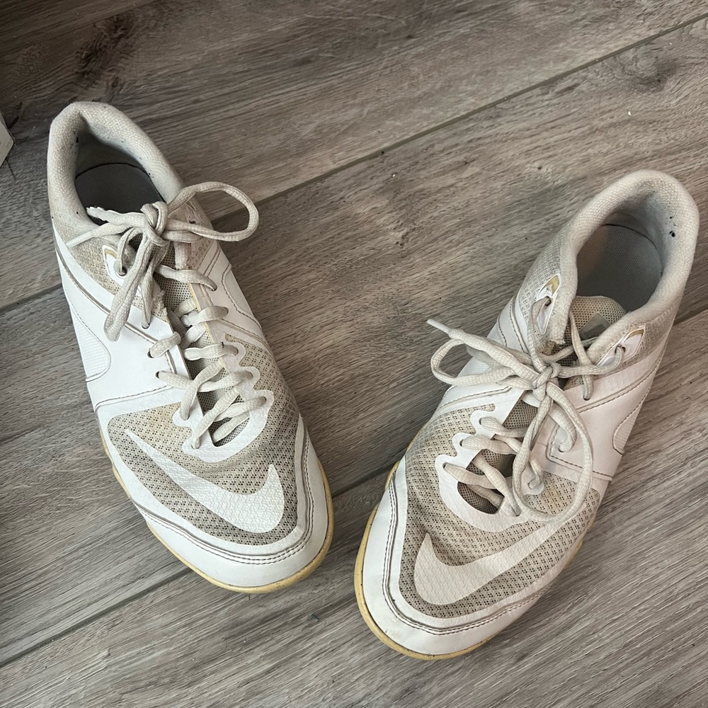 Nike cheer sideline shoes